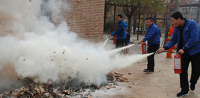 星火機(jī)床公司開展冬季消防滅火演練 星火機(jī)床公司開展冬季消防滅火演練