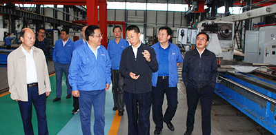 天水市委常委副市長(zhǎng)王洪義來(lái)星火機(jī)床公司調(diào)研 天水市委常委副市長(zhǎng)王洪義來(lái)星火機(jī)床公司調(diào)研