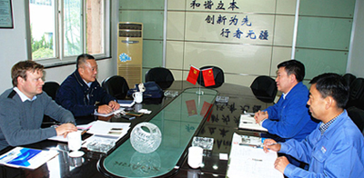 德國(guó)客商來(lái)星火機(jī)床公司洽談強(qiáng)化合作事宜 德國(guó)客商來(lái)星火機(jī)床公司洽談強(qiáng)化合作事宜