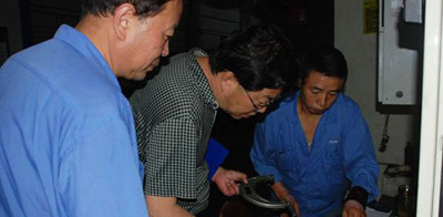 星火機(jī)床公司 “三標(biāo)”體系通過監(jiān)督審核 星火機(jī)床公司 “三標(biāo)”體系通過監(jiān)督審核