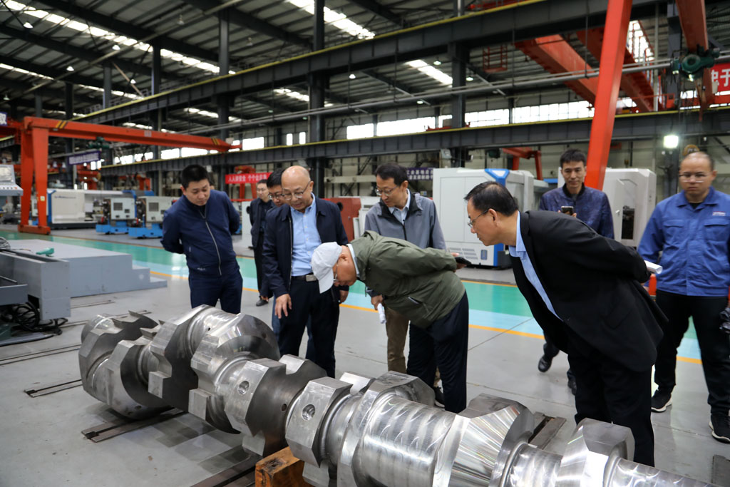 甘肅省發(fā)展改革委總工程師樊文一行蒞臨星火數(shù)控調(diào)研指導 甘肅省發(fā)展改革委總工程師樊文一行蒞臨星火數(shù)控調(diào)研指導