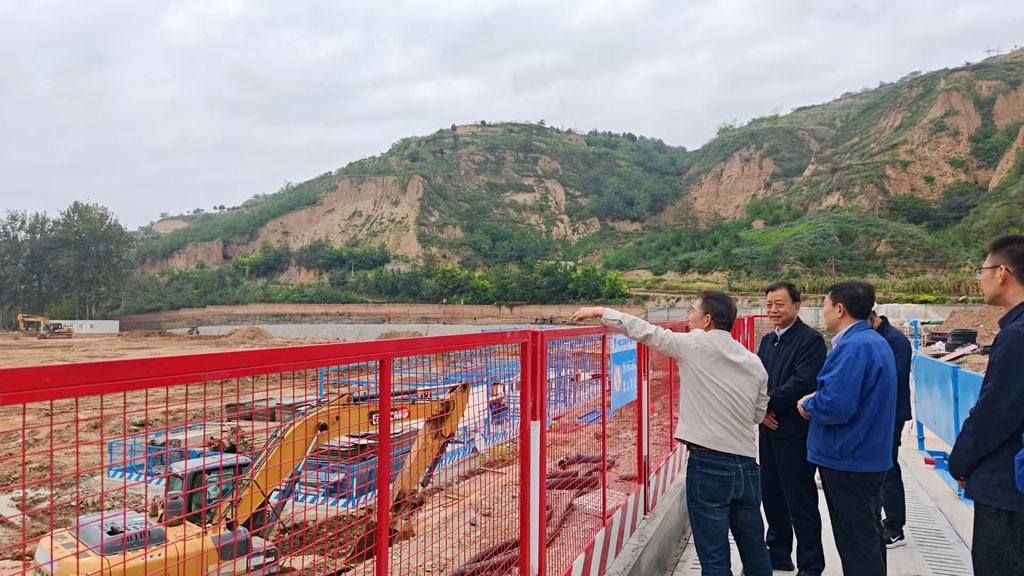 市政協(xié)領(lǐng)導馬勤學一行來星火數(shù)控調(diào)研 市政協(xié)領(lǐng)導馬勤學一行來星火數(shù)控調(diào)研