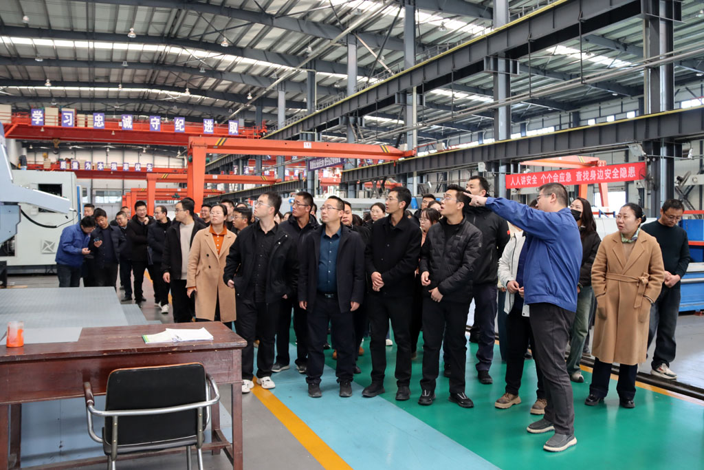 天水市市委組織部、市委黨校組織年輕干部來(lái)星火數(shù)控公司開(kāi)展參觀學(xué)習(xí)活動(dòng)